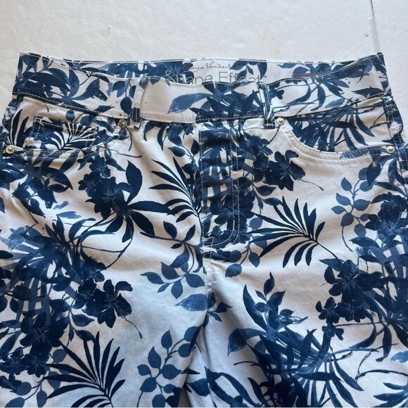 Gloria Vanderbilt Women's Floral Blue and White Capri Hi Rise Pants Size 10 - Picture 8 of 8
